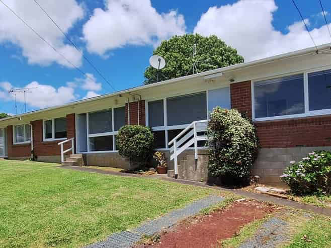 2/105 Pilkington Road , Panmure