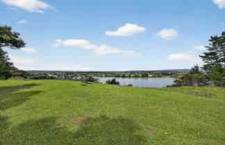 23 James Paige Lane, Riverhead