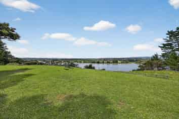 23 James Paige Lane, Riverhead