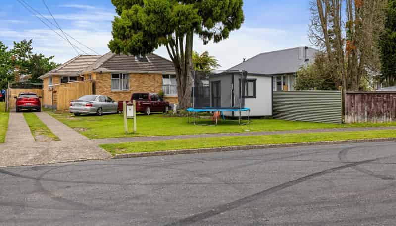 8 Meadowbank Crescent, Fordlands