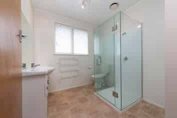 4/135 Titirangi Road, New Lynn