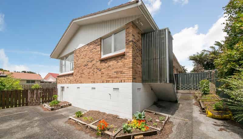 4/135 Titirangi Road, New Lynn