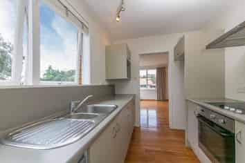 4/135 Titirangi Road, New Lynn