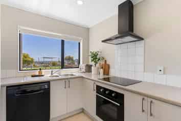 79 Kirikiri Drive, Papakura