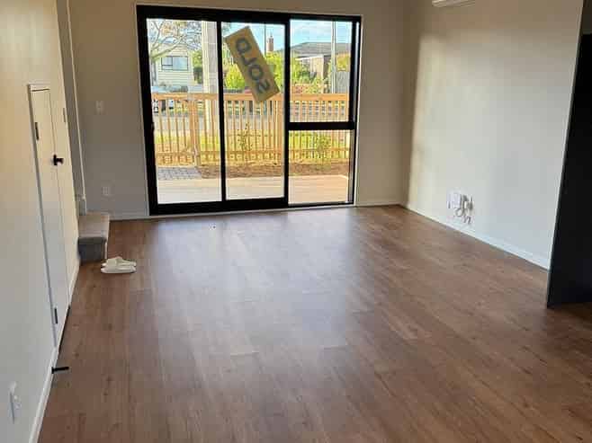 2/11 Camp Road, Mount Wellington