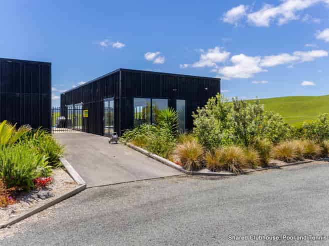 2 Pinetree Close, Kaiwaka