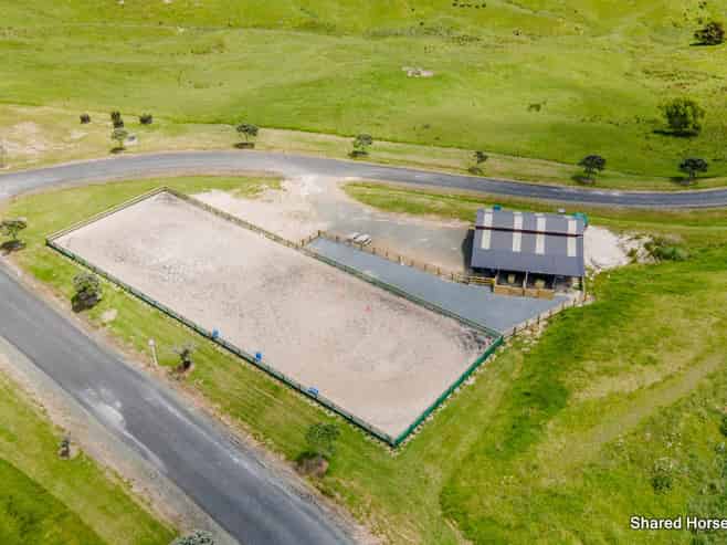 2 Pinetree Close, Kaiwaka