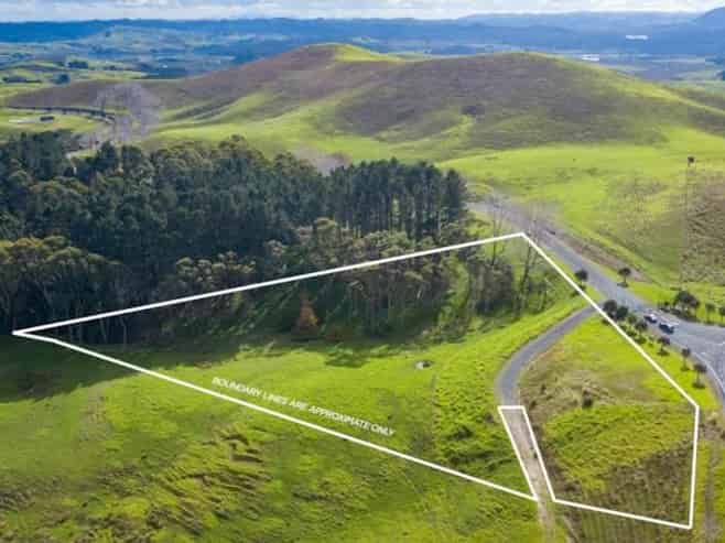 2 Pinetree Close, Kaiwaka