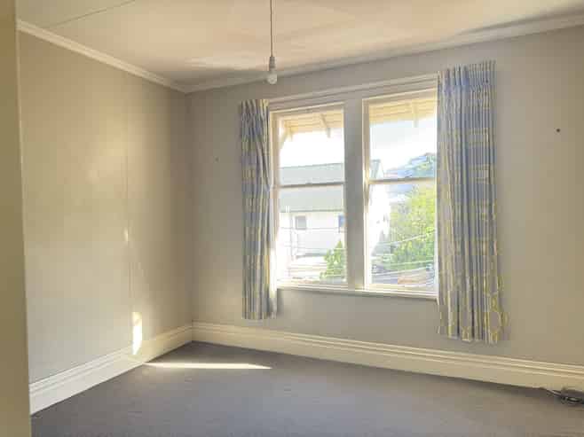 A/4 Rixon Grove, Mount Victoria