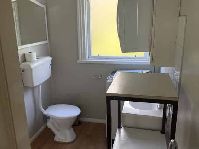 A/4 Rixon Grove, Mount Victoria