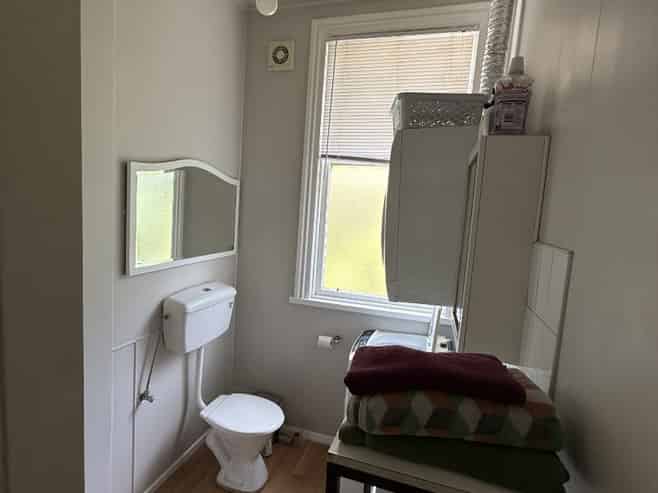 A/4 Rixon Grove, Mount Victoria