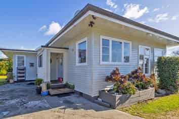 28 Oxford Street, Martinborough