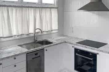 2/104 Alexandra Crescent, Mayfair