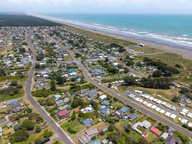 141 Kahukura Avenue, Waitarere Beach