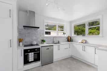 27 Lees Grove, Wainuiomata