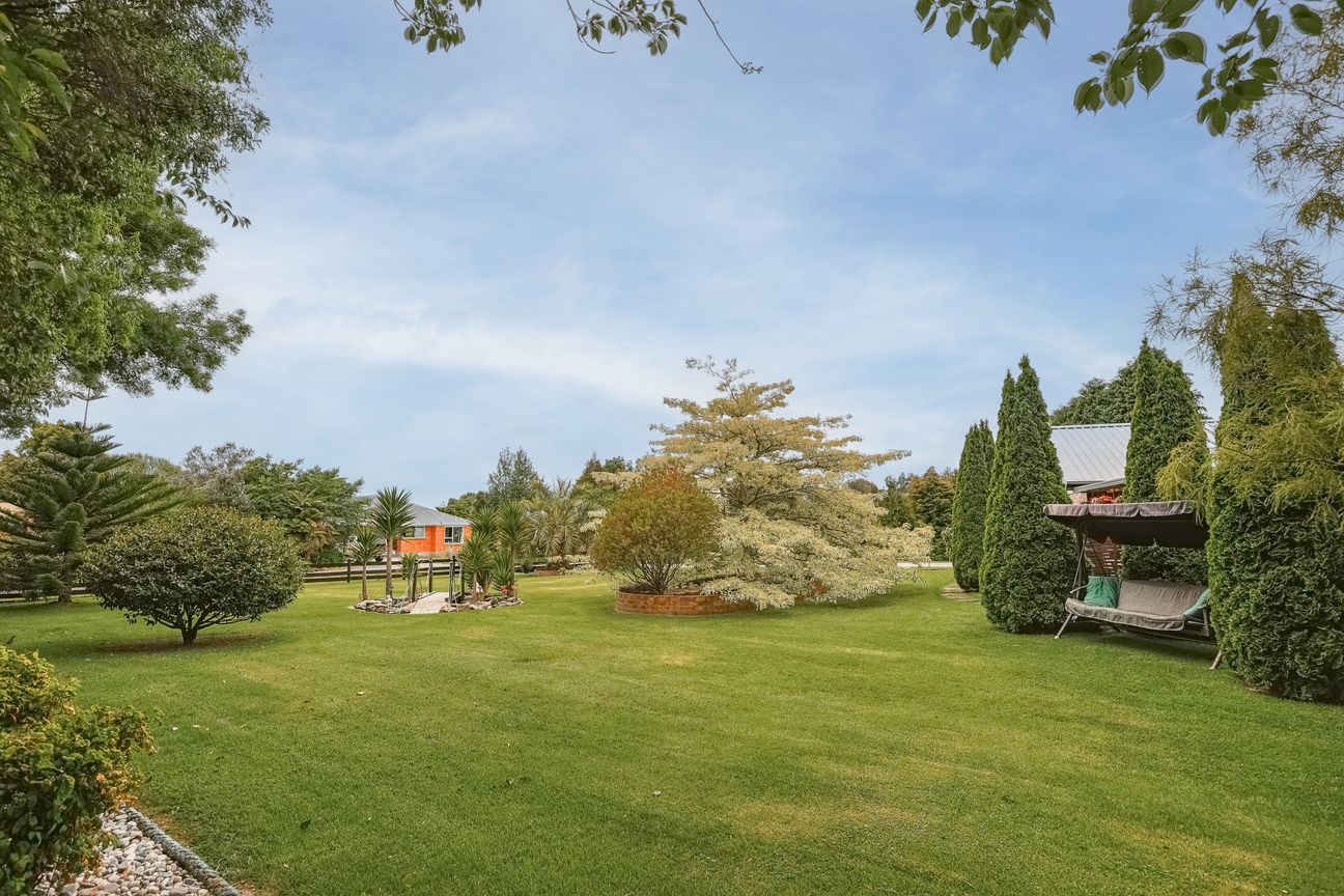 Spacious Living with Immaculate Gardens - Widok 5