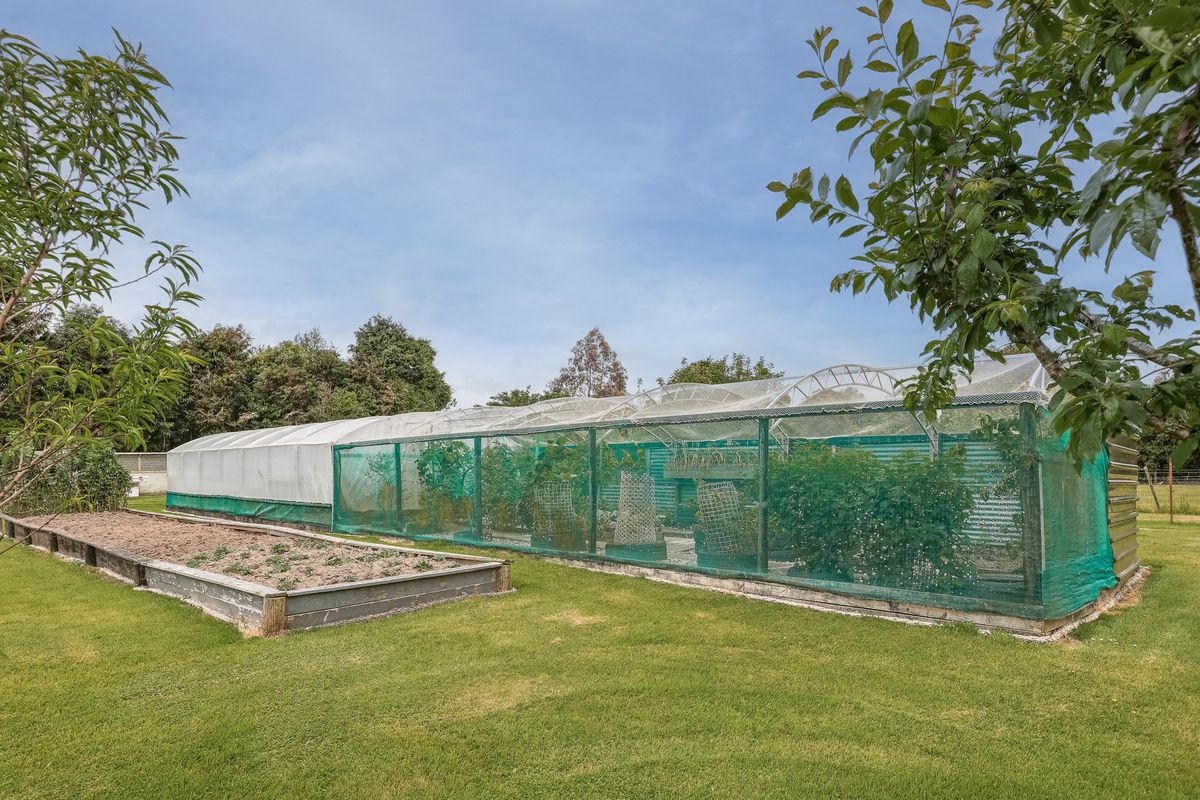 Spacious Living with Immaculate Gardens – pohled 6