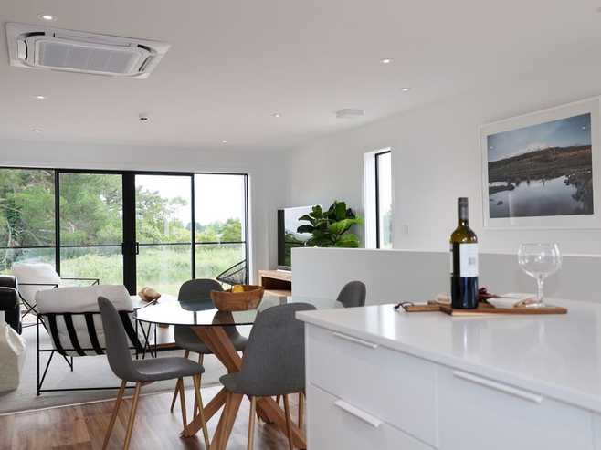 8/15 Keehan Drive, Hilltop