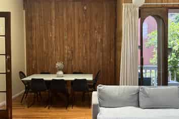 32a Main Street, Hospital Hill