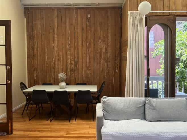 32a Main Street, Hospital Hill