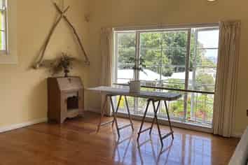 32a Main Street, Hospital Hill