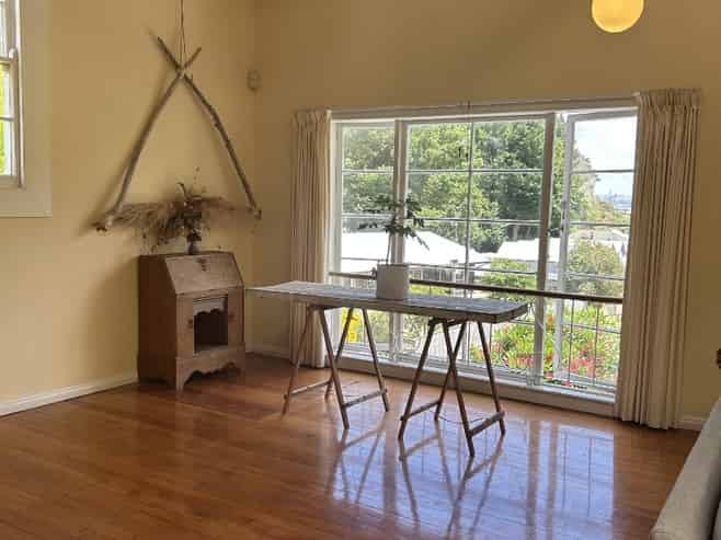 32a Main Street, Hospital Hill