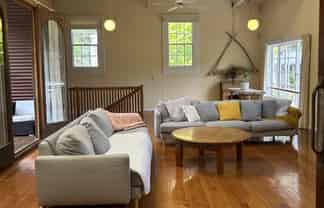 32a Main Street, Hospital Hill