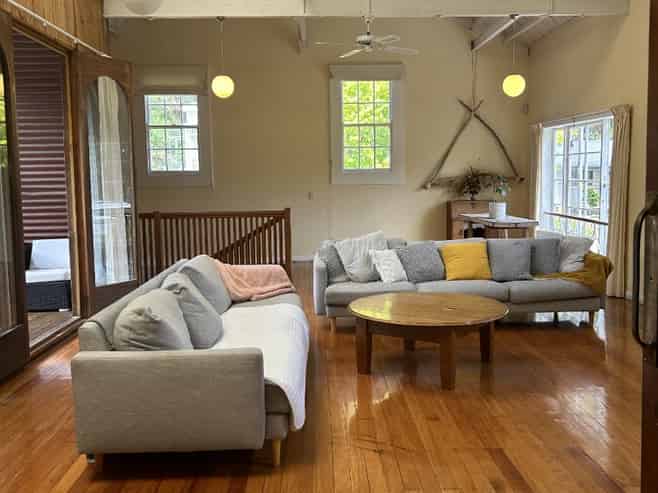 32a Main Street, Hospital Hill