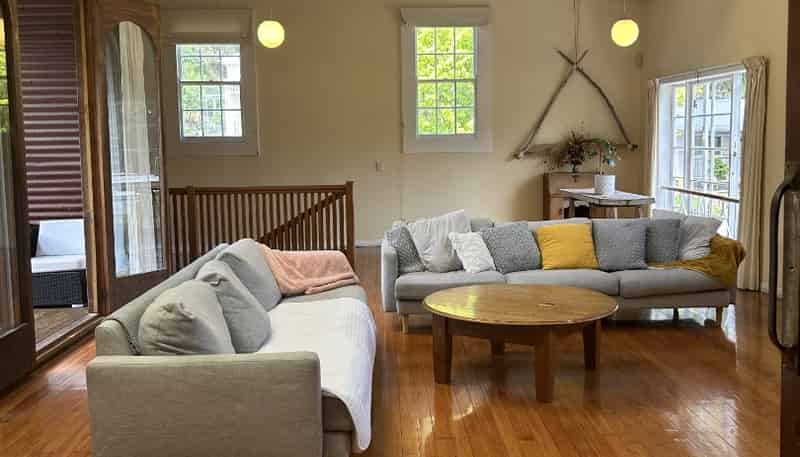 32a Main Street, Hospital Hill