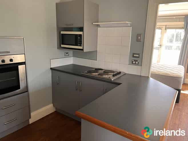 7 Bridge Street , Waikuku Beach