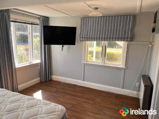 7 Bridge Street , Waikuku Beach