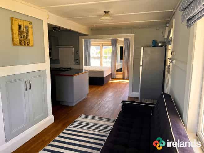 7 Bridge Street , Waikuku Beach