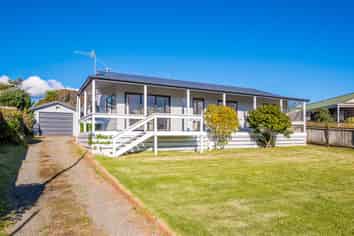 66 Queens Road, Waikanae Beach