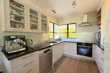 7 Burton Way, Bishopdale