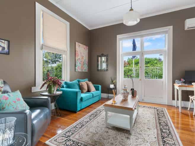 463 High Street South, Carterton