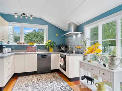 463 High Street South, Carterton