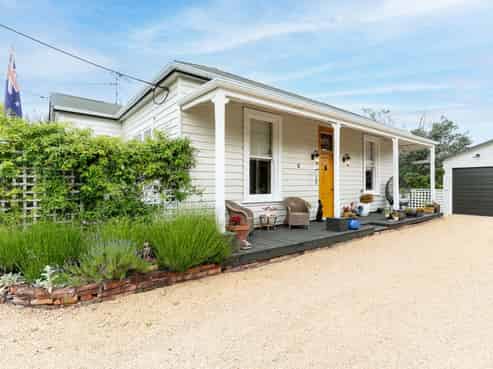 463 High Street South, Carterton