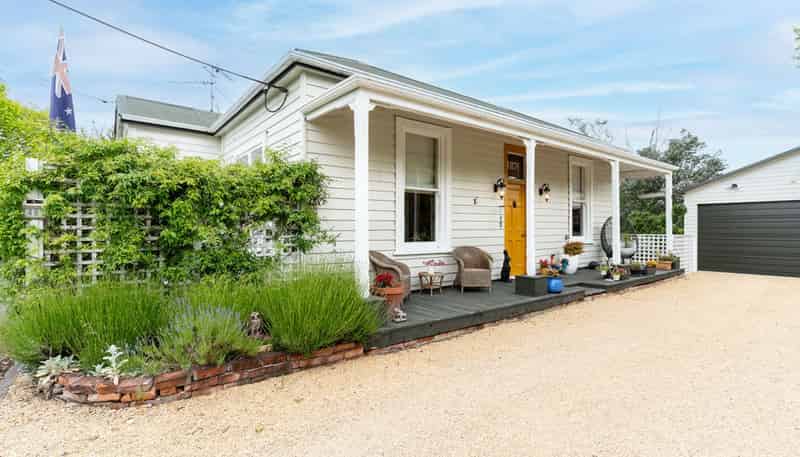 463 High Street South, Carterton