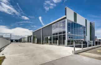 Brand New 271m² + 89m² Units on Austin Street