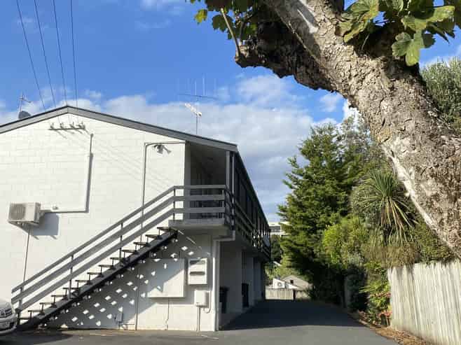 2/17 Opoia Road, Claudelands