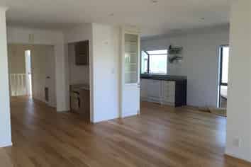 73 Dress Circle, Newlands