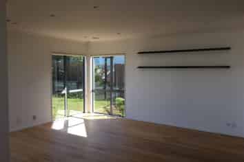 73 Dress Circle, Newlands