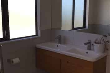 73 Dress Circle, Newlands