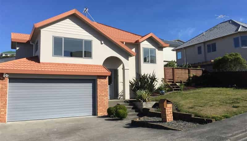 73 Dress Circle, Newlands