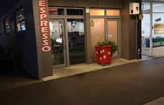 For lease - fully fitted coffee shop