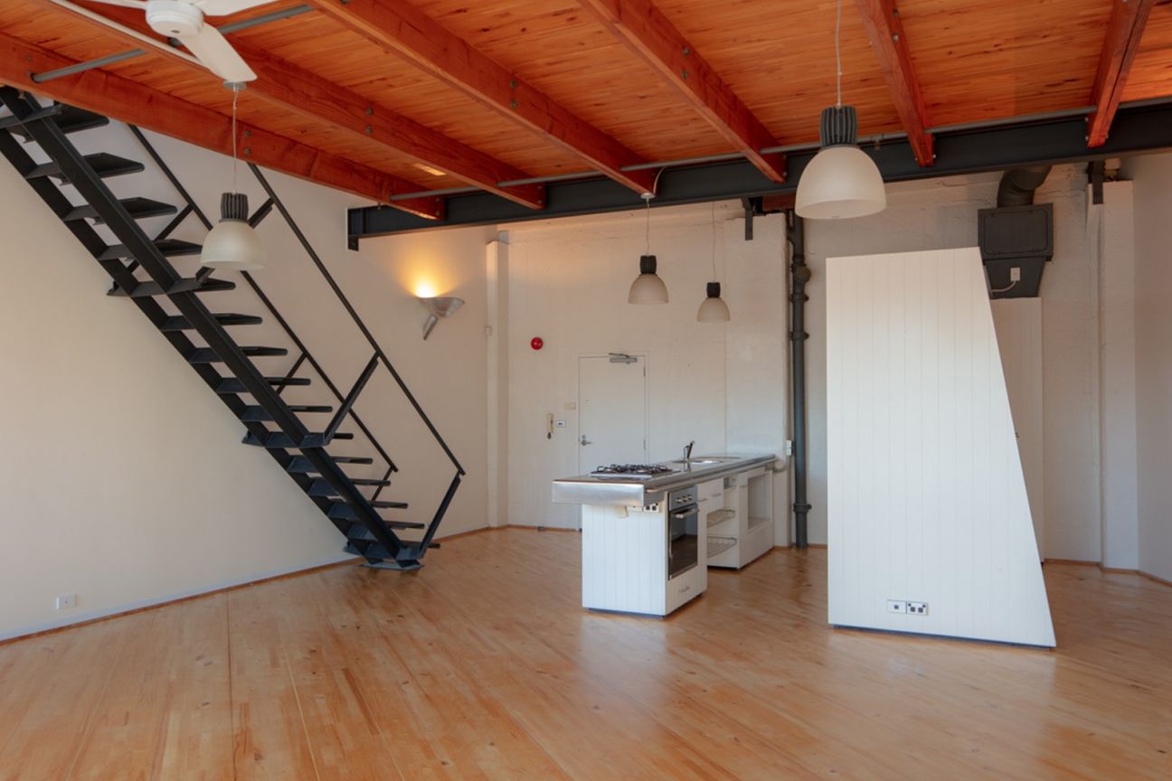Modern Character Studio in Axis Building - Bild 2