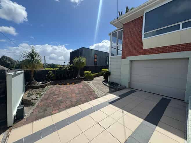 100 Melanesia Road, St Heliers