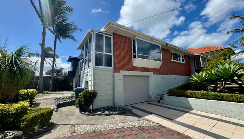 100 Melanesia Road, St Heliers