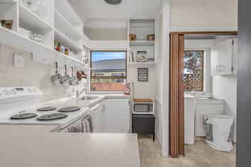 807b Avenue Road East, Saint Leonards