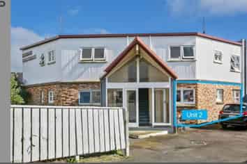 2/184 Powderham Street, New Plymouth